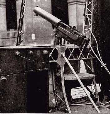 Machine gun in the commander's post of Zeppelin L-49 (CNP)