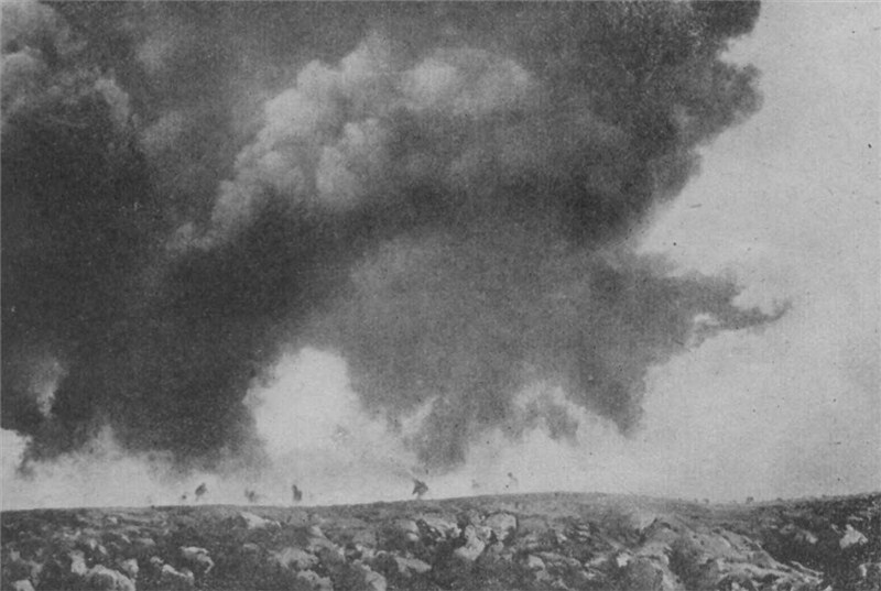 French gas attack upon German lines (WW) 