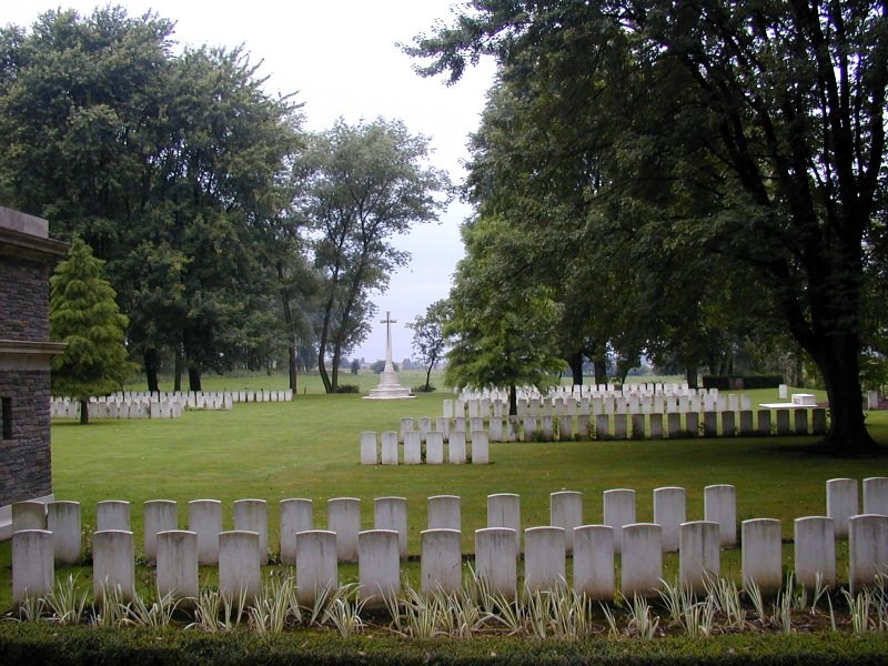 World War Graves. Commonwealth) War Graves